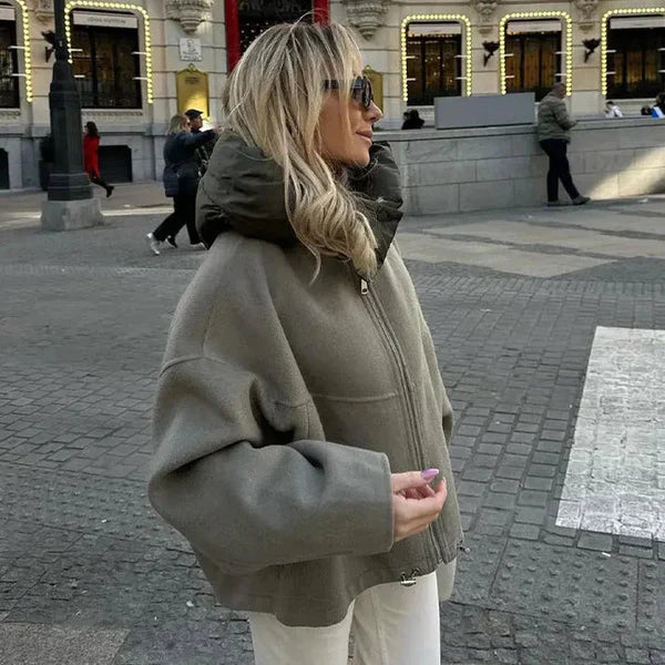 Avana Oversized Hooded Jacket – Chic & Cozy Streetwear Essentia